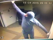  بالفيديو: إقتحام مبنى المركز الجماهيري بيافا وسرقة بعض محتوياته 